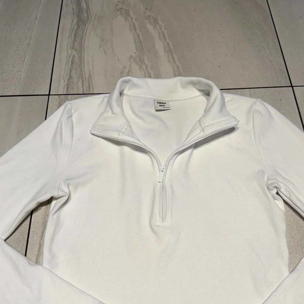 Aritzia Sunday Best White Half Zip Long Sleeve Cropped Top - Picture 2 of 4